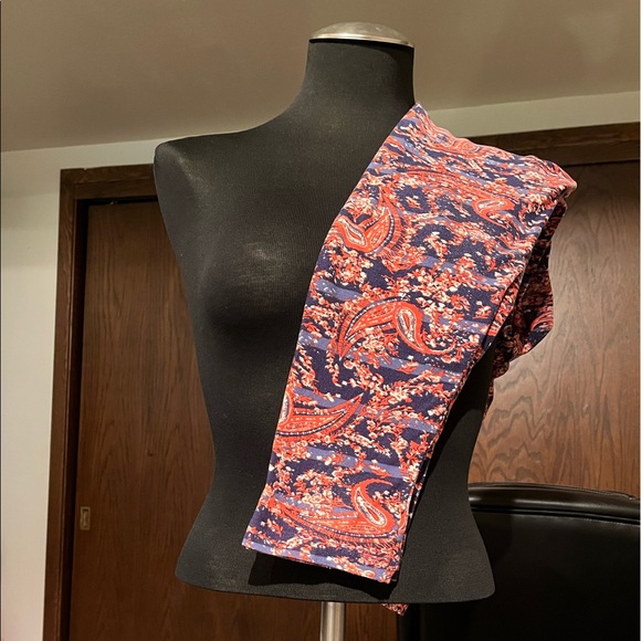 Lularoe TC Leggings - Picture 2 of 4